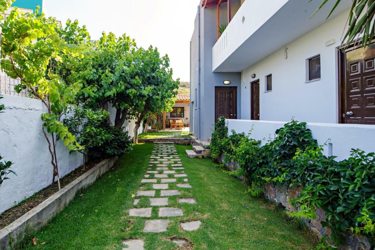 Irida Guesthouse By The Pool Plakias Extérieur photo